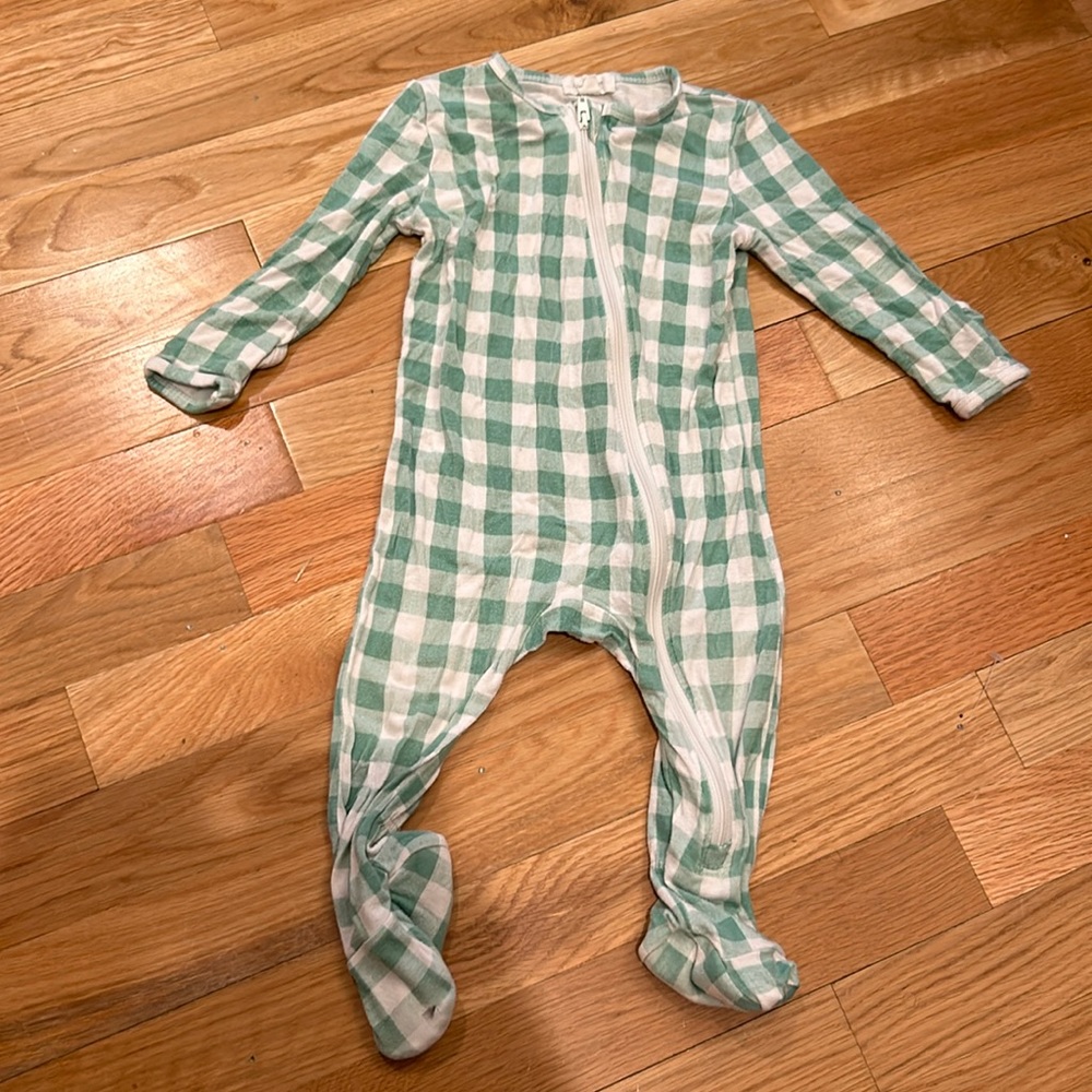 Angel Dear 6-9m viscose bamboo footie used condition